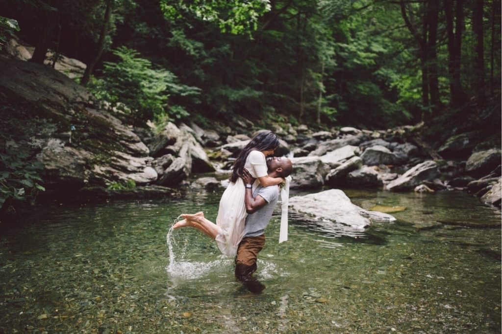 washington waterfall, adventure elopement photographer